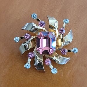 Vintage Coro‎ 60's Pink Rhinestone and Crystal Flower Gold Tone Brooch